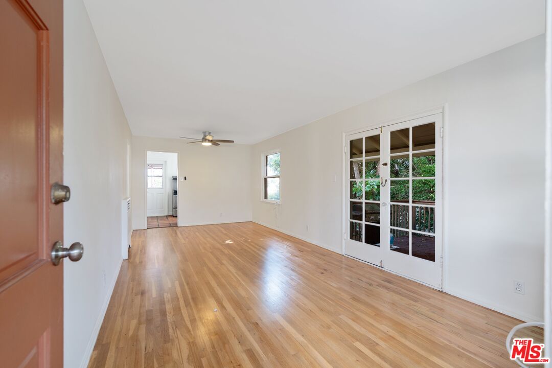 918 N San Vicente Blvd