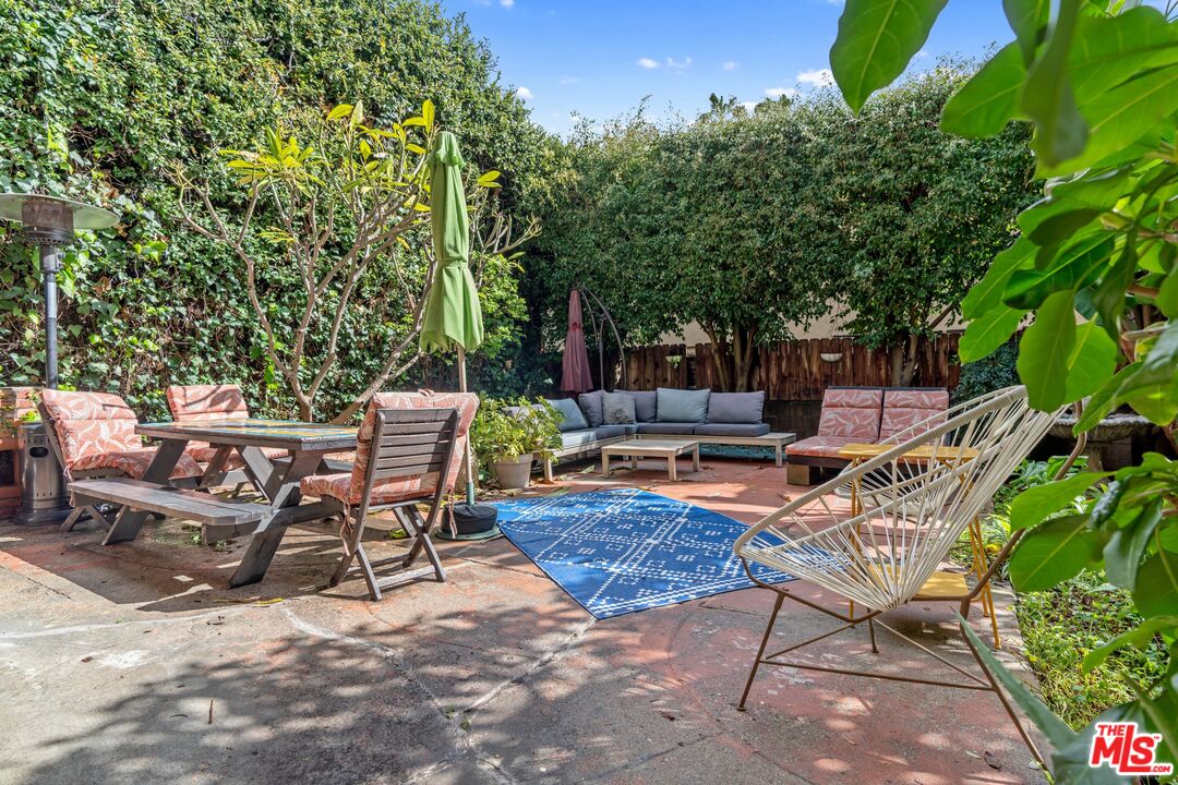 918 N San Vicente Blvd