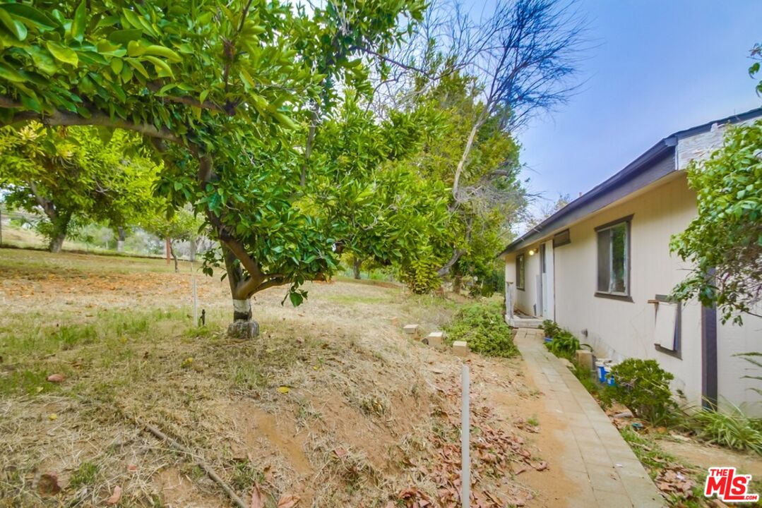 1237 Destree Rd