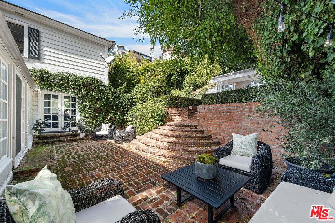 1455 Belfast Dr