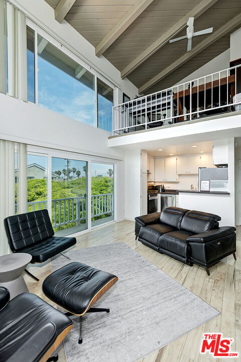 10 19TH AVE Unit: 7