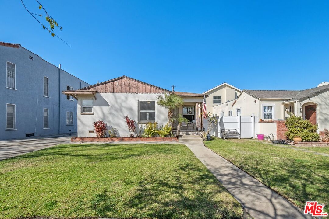 9029 Krueger St