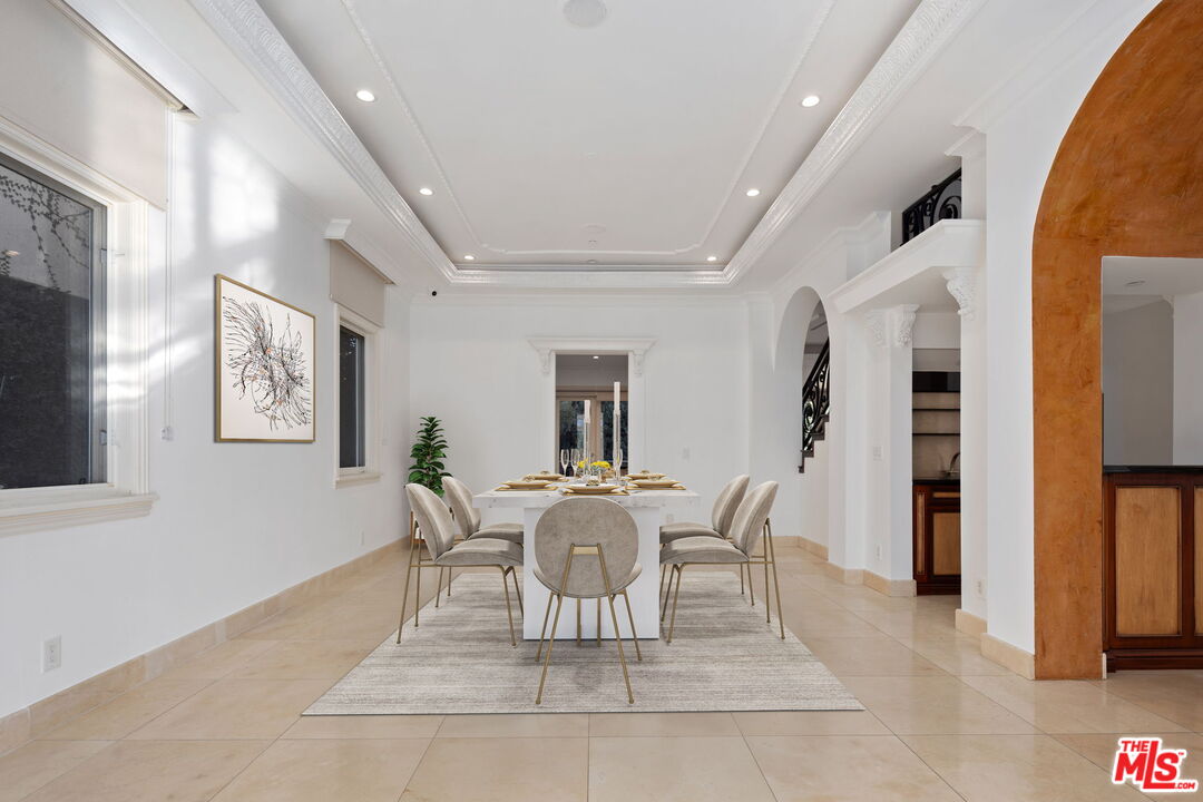 156 S Clark Dr