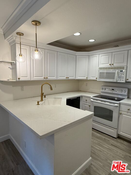 5190 E Colorado St Unit: 210