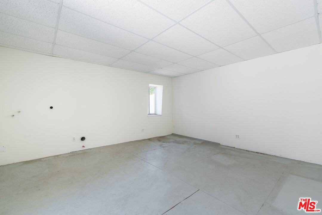 162 N DOHENY DR