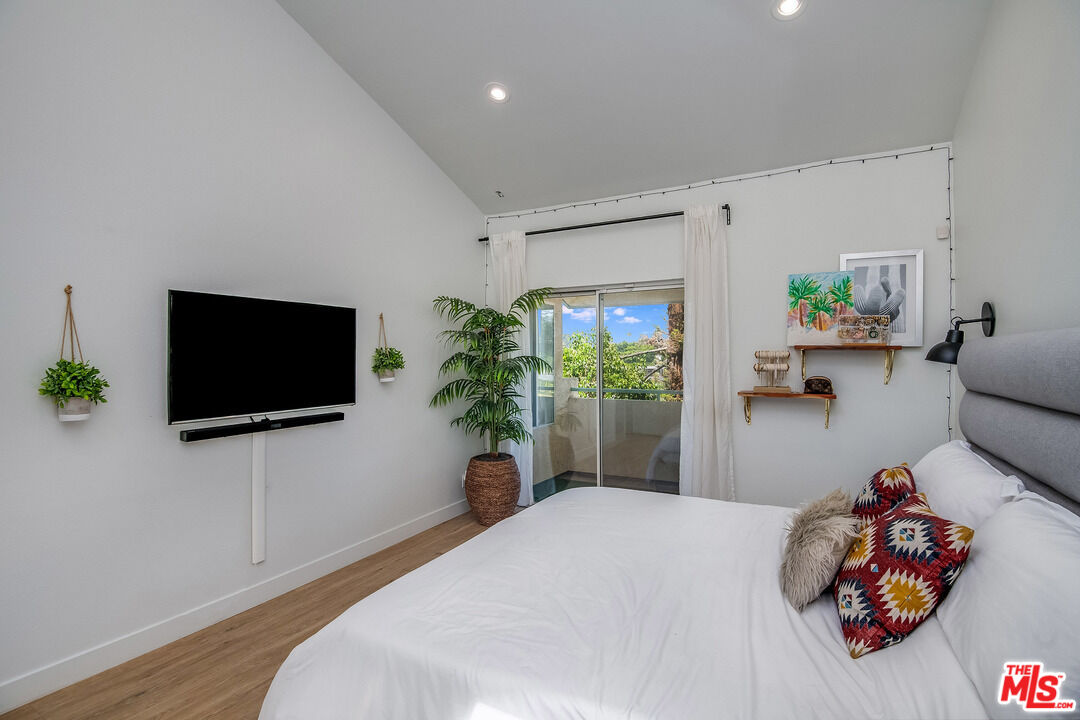 7800 Topanga Canyon Blvd Unit: 206