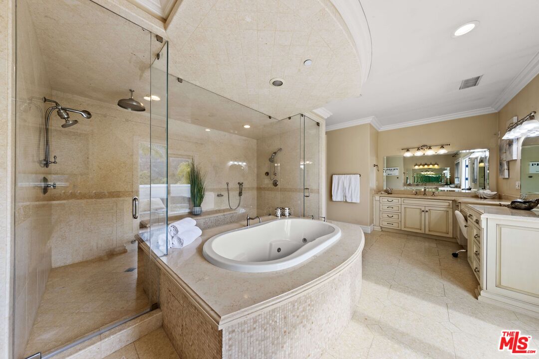 25043 Abercrombie Ln