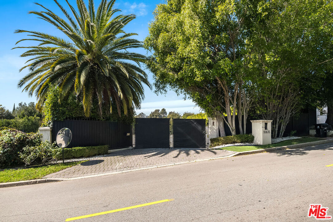 10835 Bellagio Rd