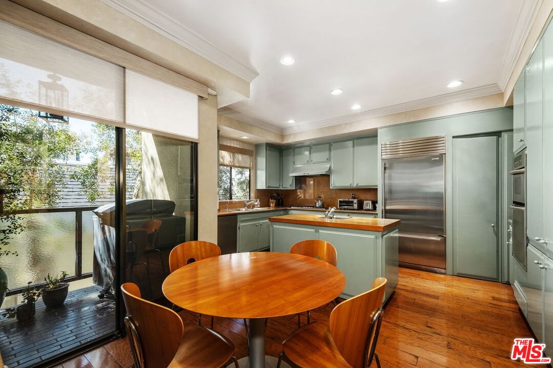 455 N Oakhurst Dr Unit: A2