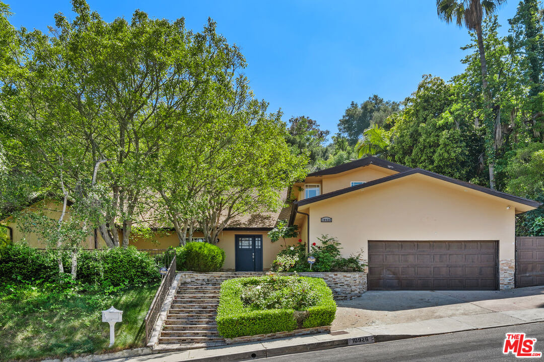 10926 ALTA VIEW DR