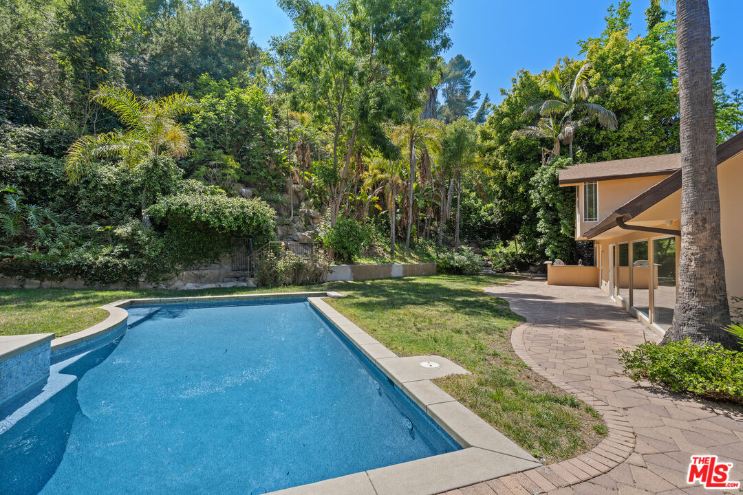 10926 ALTA VIEW DR