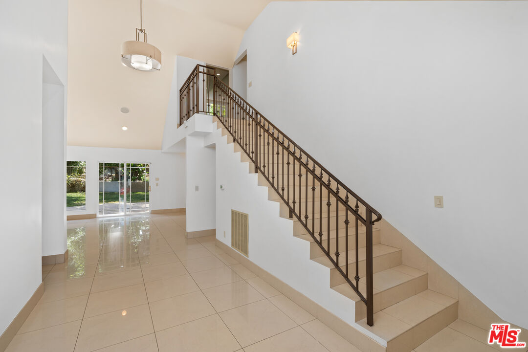 10926 ALTA VIEW DR