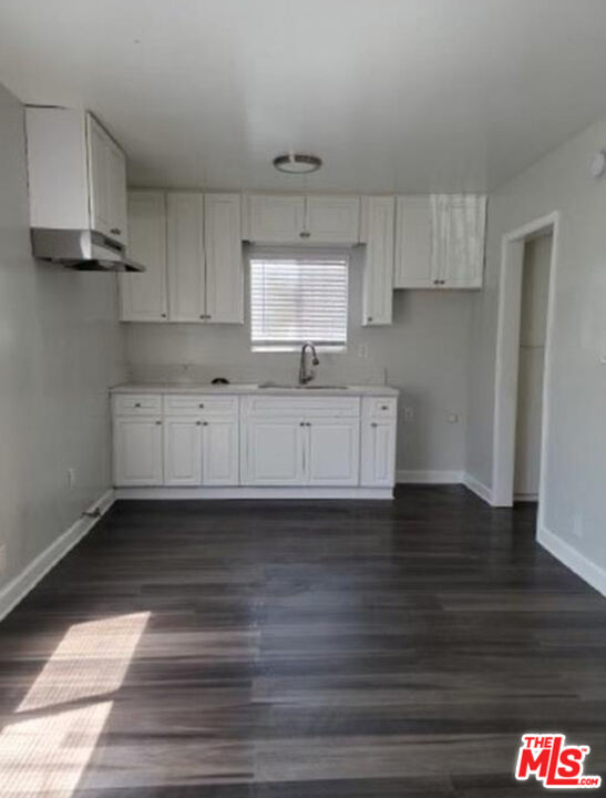 731 E Jefferson Blvd