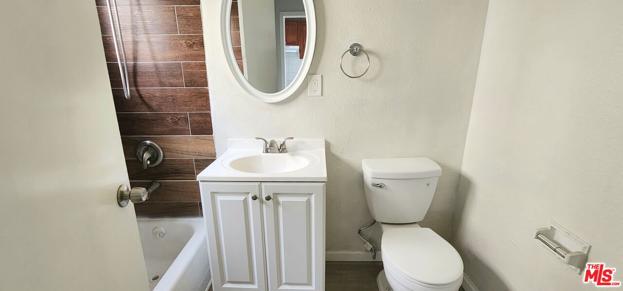 731 E Jefferson Blvd