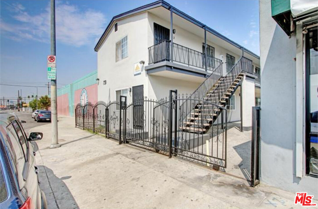 731 E Jefferson Blvd