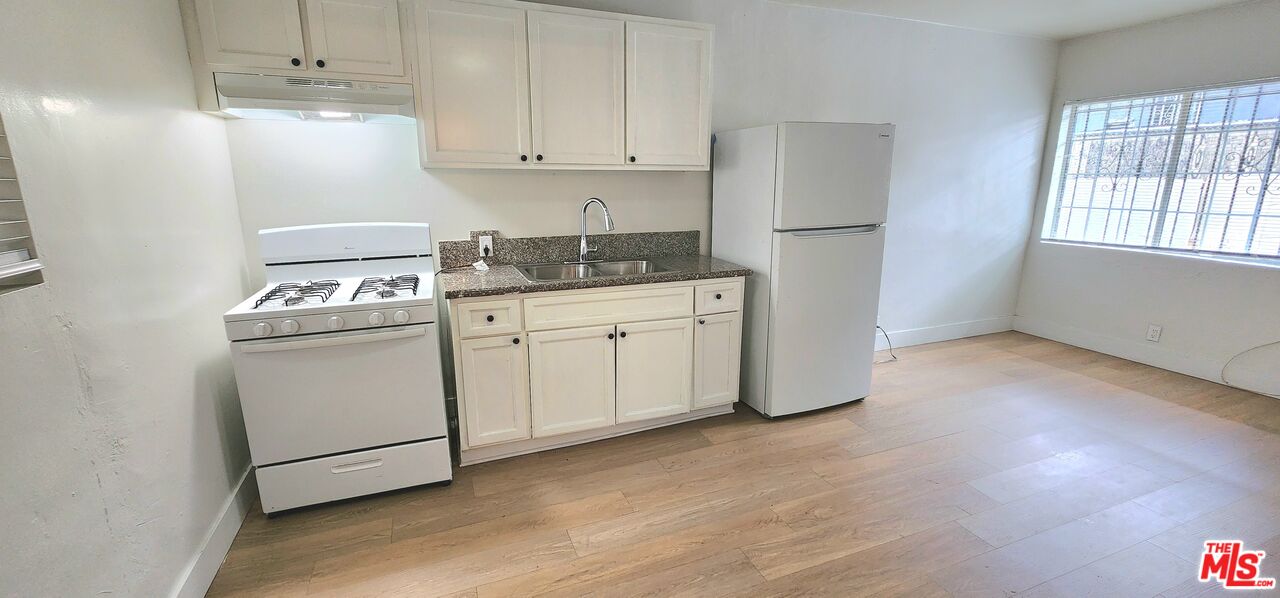 731 E Jefferson Blvd