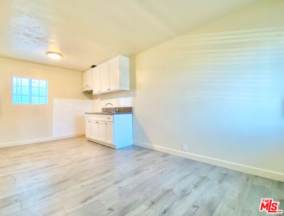 731 E Jefferson Blvd