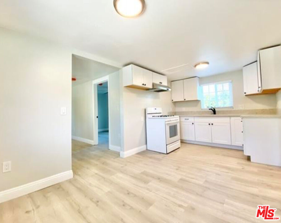 432 W 107th St
