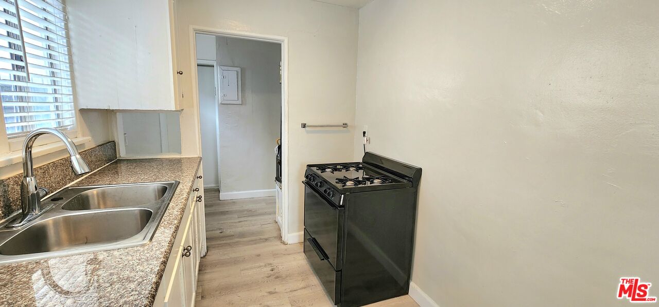 432 W 107th St