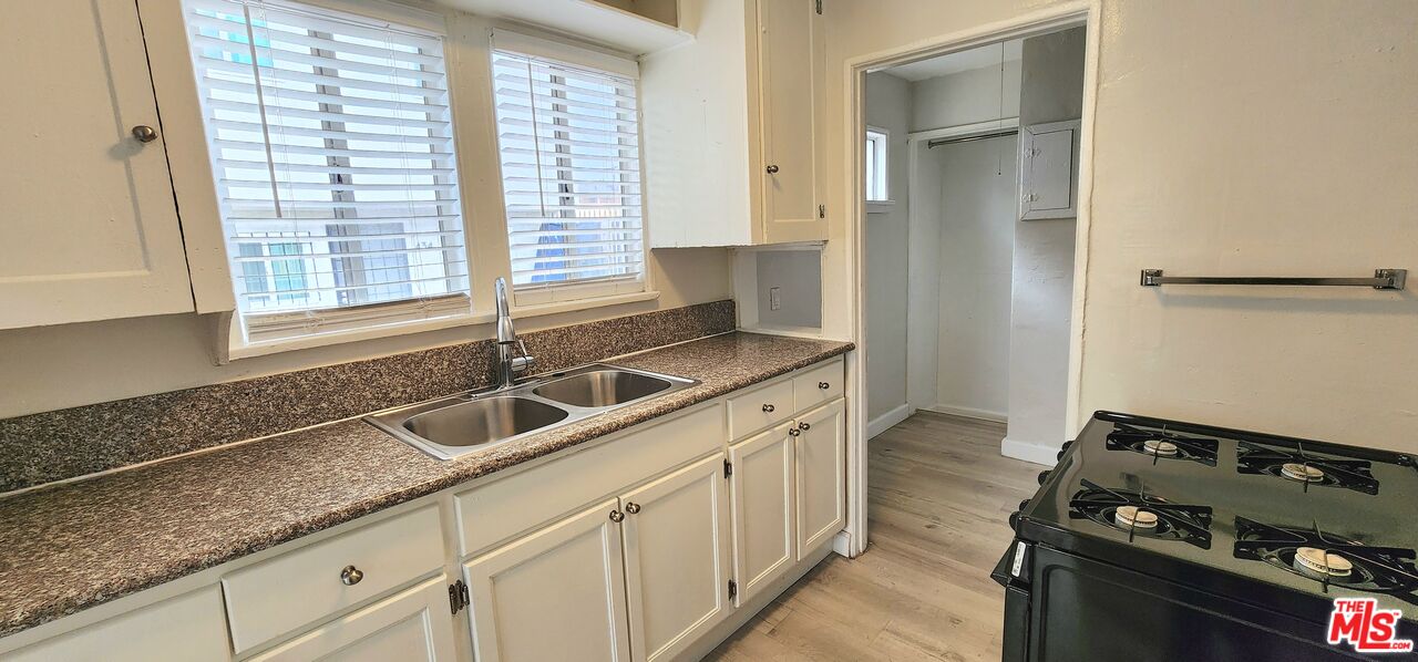 432 W 107th St