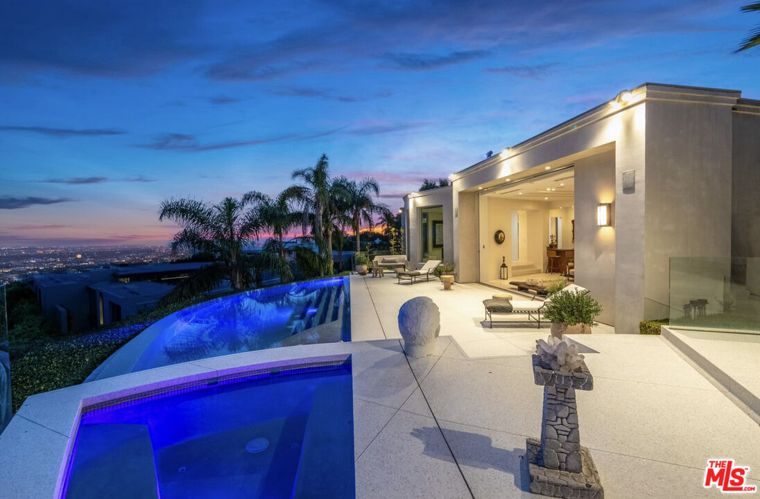 1456 Blue Jay Way