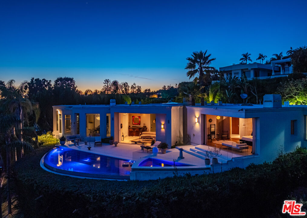 1456 Blue Jay Way
