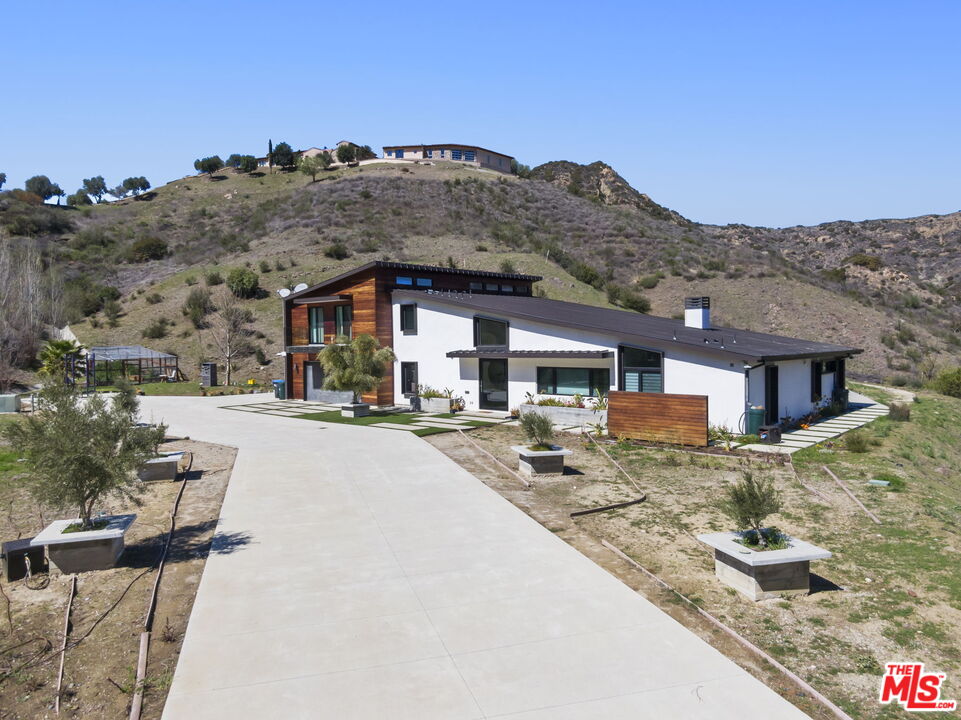 31830 Lobo Canyon