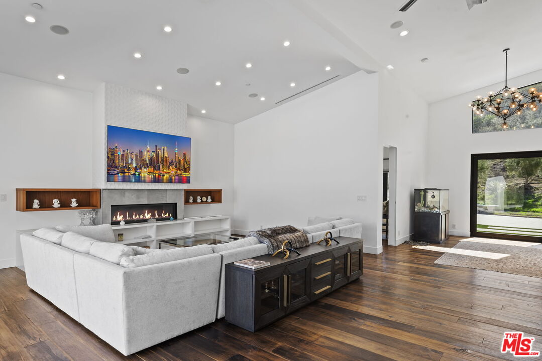 31830 Lobo Canyon