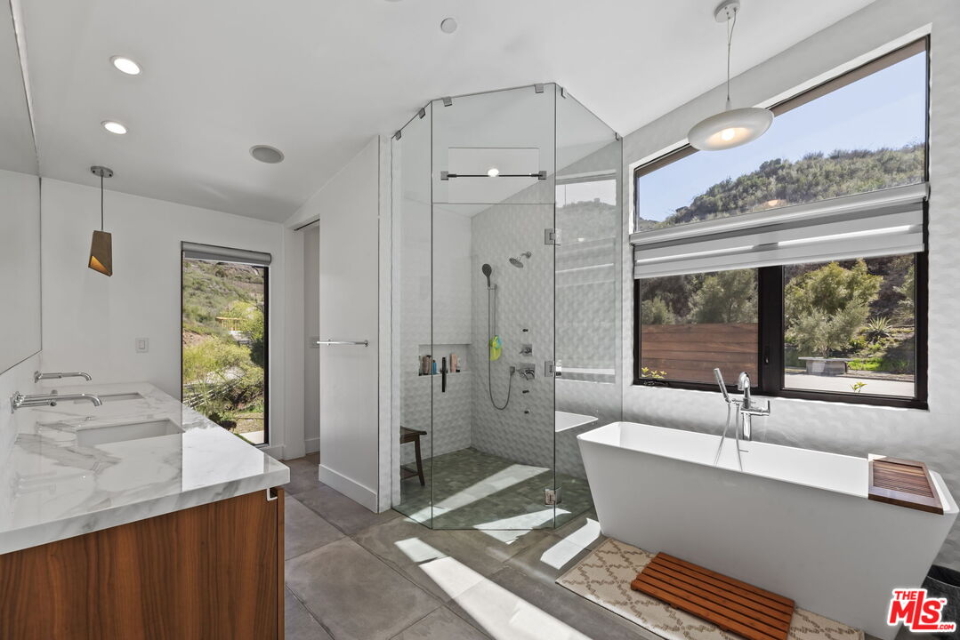 31830 Lobo Canyon