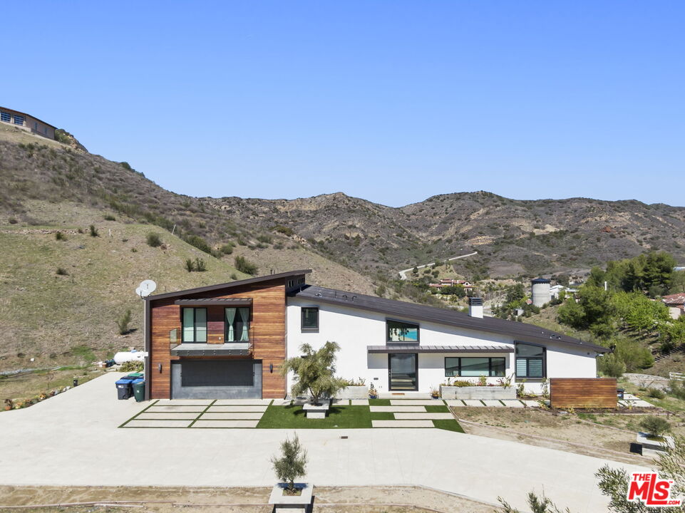 31830 Lobo Canyon