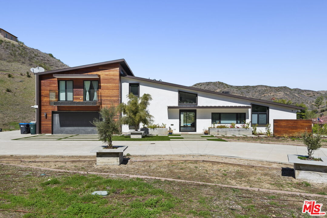 31830 Lobo Canyon