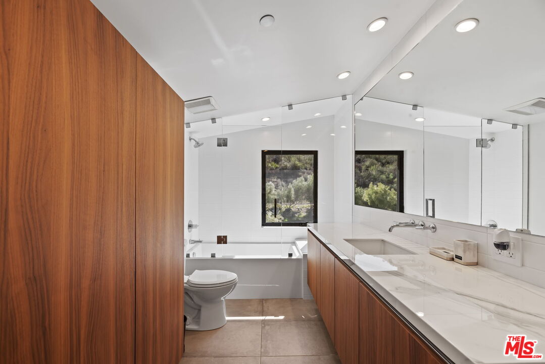 31830 Lobo Canyon