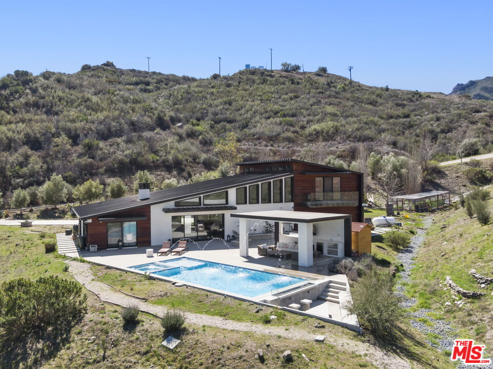 31830 Lobo Canyon