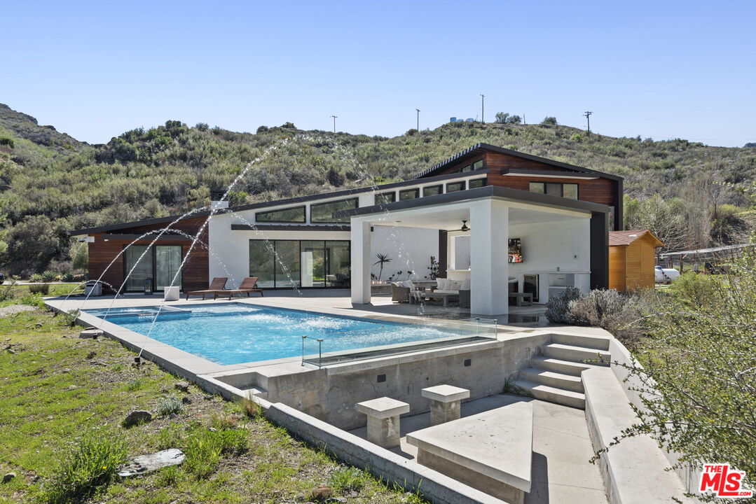 31830 Lobo Canyon