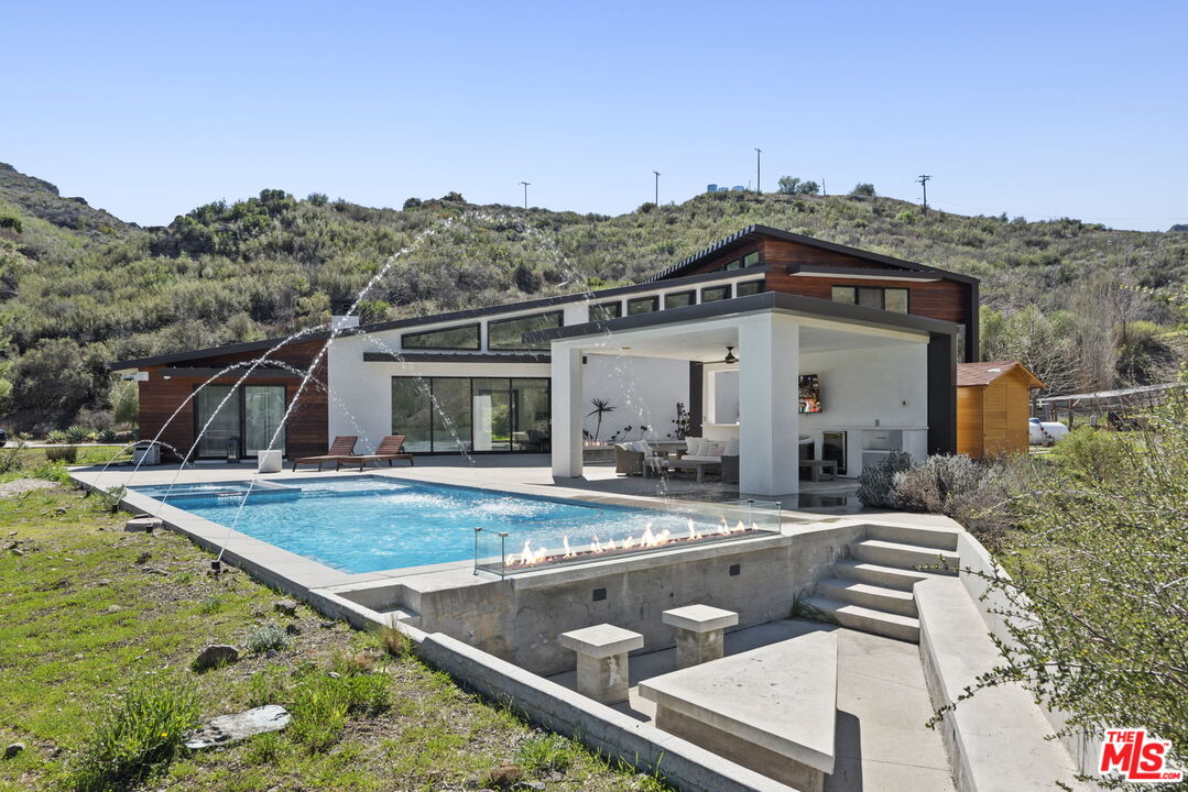 31830 Lobo Canyon