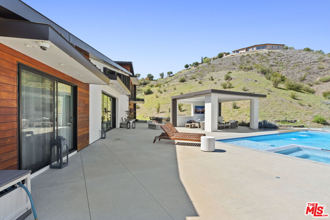 31830 Lobo Canyon