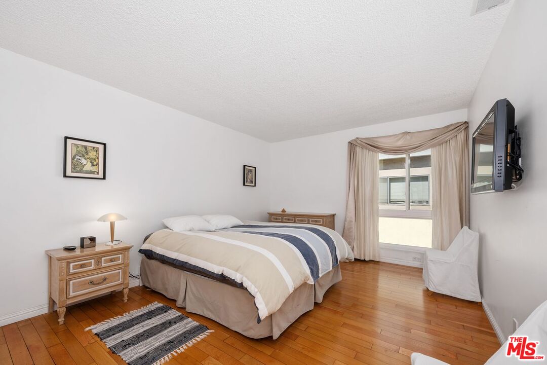 1339 26th St Unit: 1