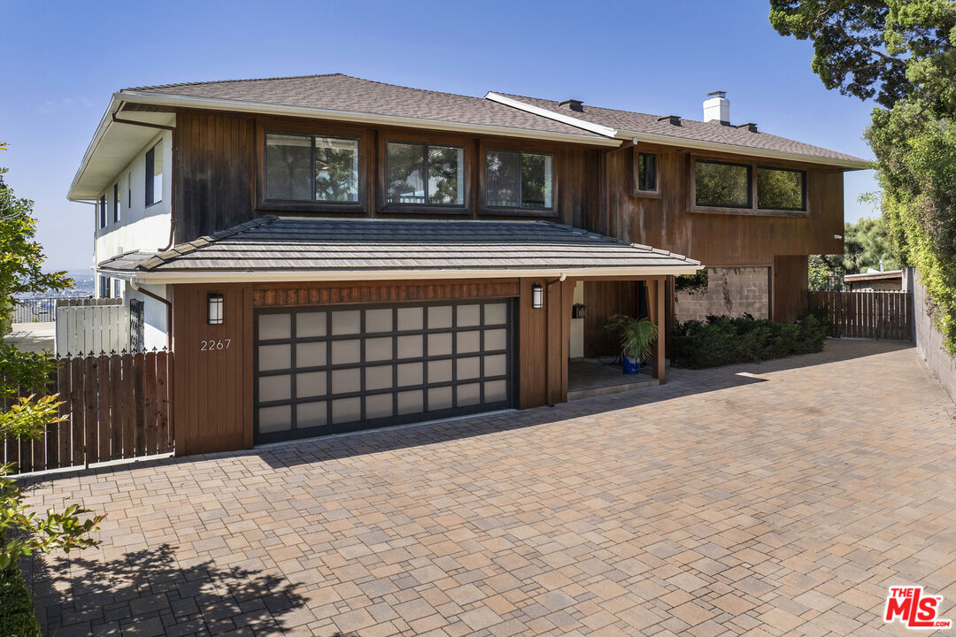2267 Winona Blvd