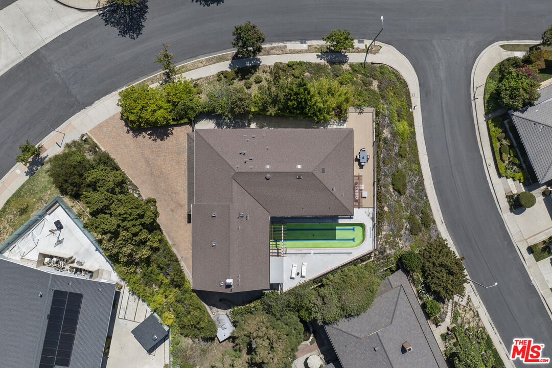 2267 Winona Blvd
