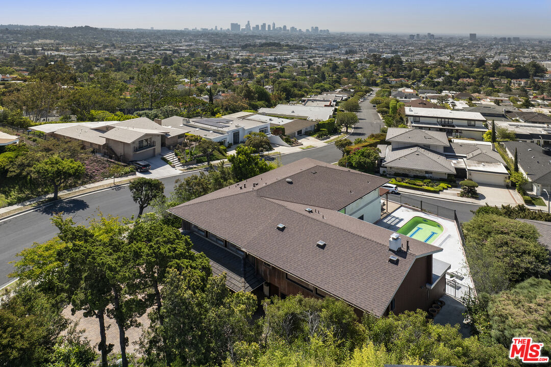 2267 Winona Blvd