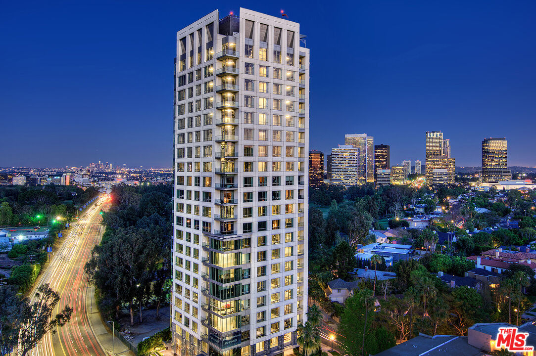 875 Comstock Ave Unit: 9D
