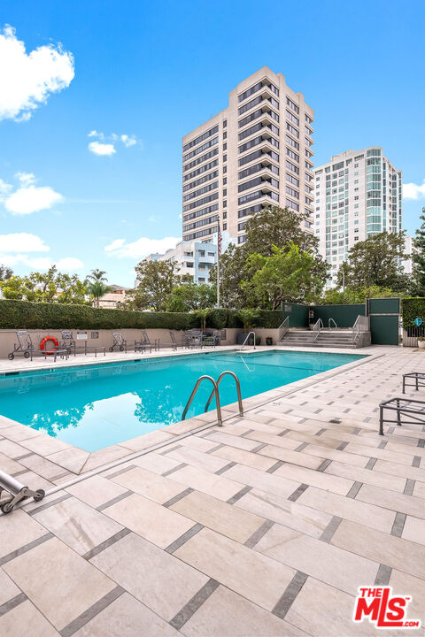 875 Comstock Ave Unit: 9D