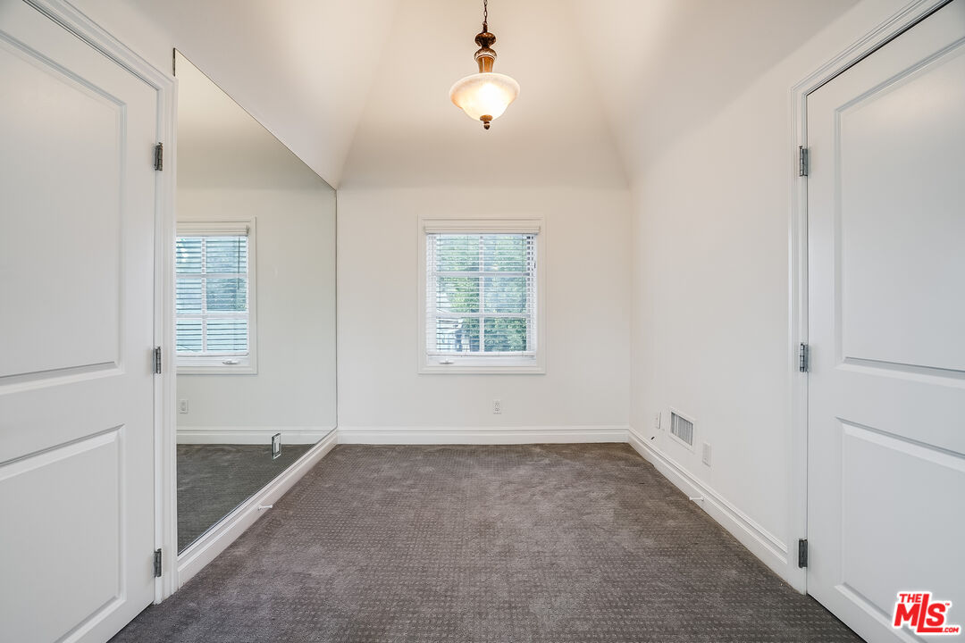 429 Shirley Pl Unit: B