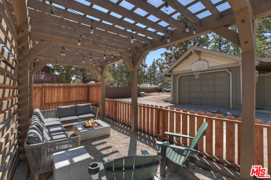 779 Villa Grove Ave
