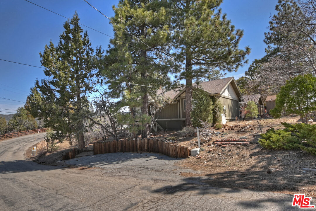 779 Villa Grove Ave