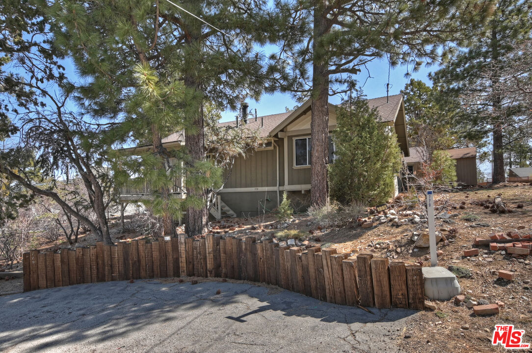 779 Villa Grove Ave