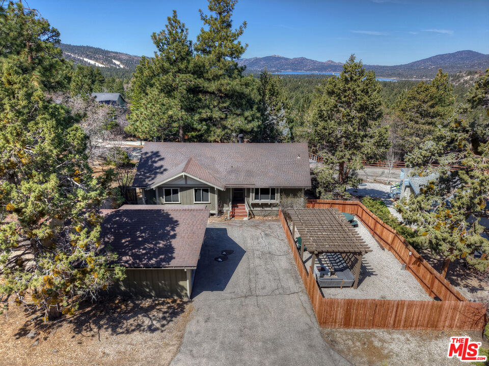 779 Villa Grove Ave