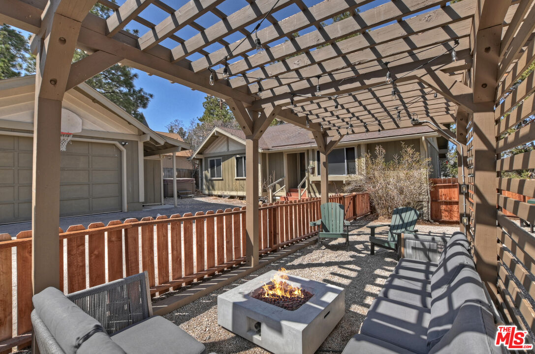779 Villa Grove Ave