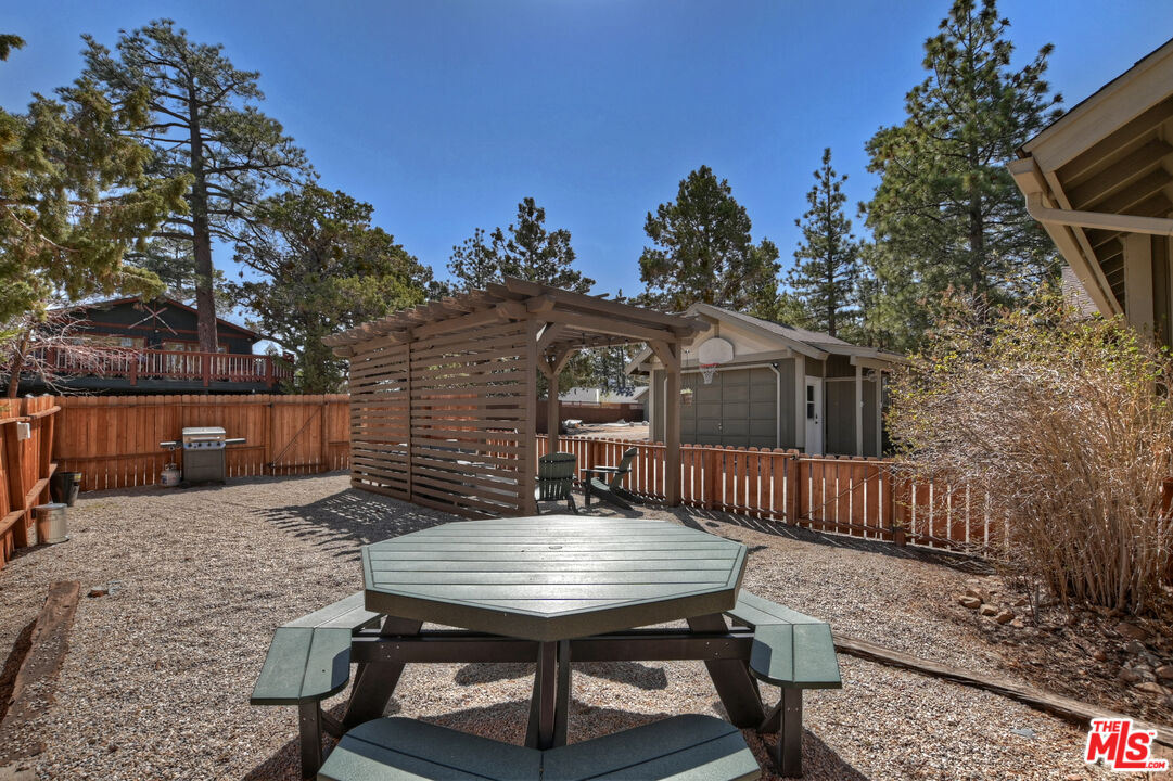 779 Villa Grove Ave