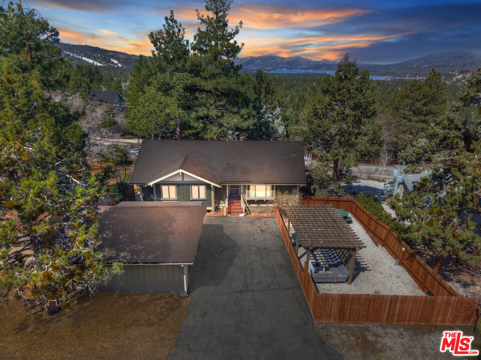 779 Villa Grove Ave